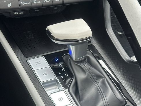 Used 2021 Hyundai Elantra Limited image 21