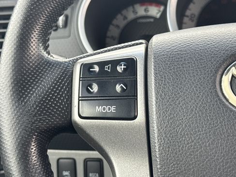 Used 2012 Toyota Tacoma 4x4 Access Cab V6 w/ TRD Off-Road Pkg image 4