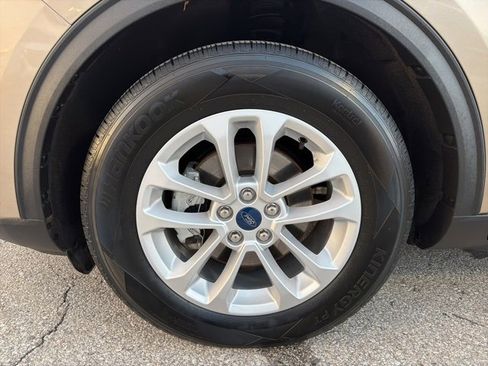 Used 2020 Ford Escape SE image 30