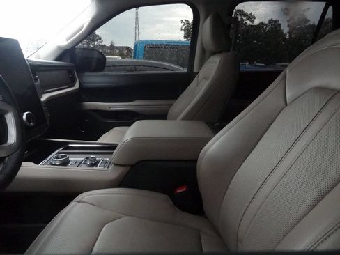Used 2024 Ford Expedition Max Limited AWD/4WD image 8