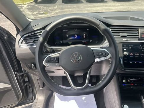 Used 2023 Volkswagen Tiguan SE w/ Panoramic Sunroof Package AWD/4WD image 13