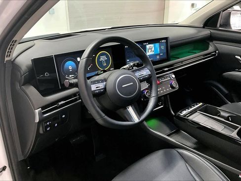 Used 2025 Hyundai Tucson Limited image 2