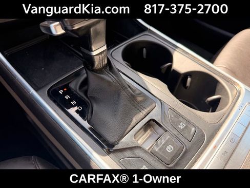 Certified 2025 Kia Carnival EX image 22