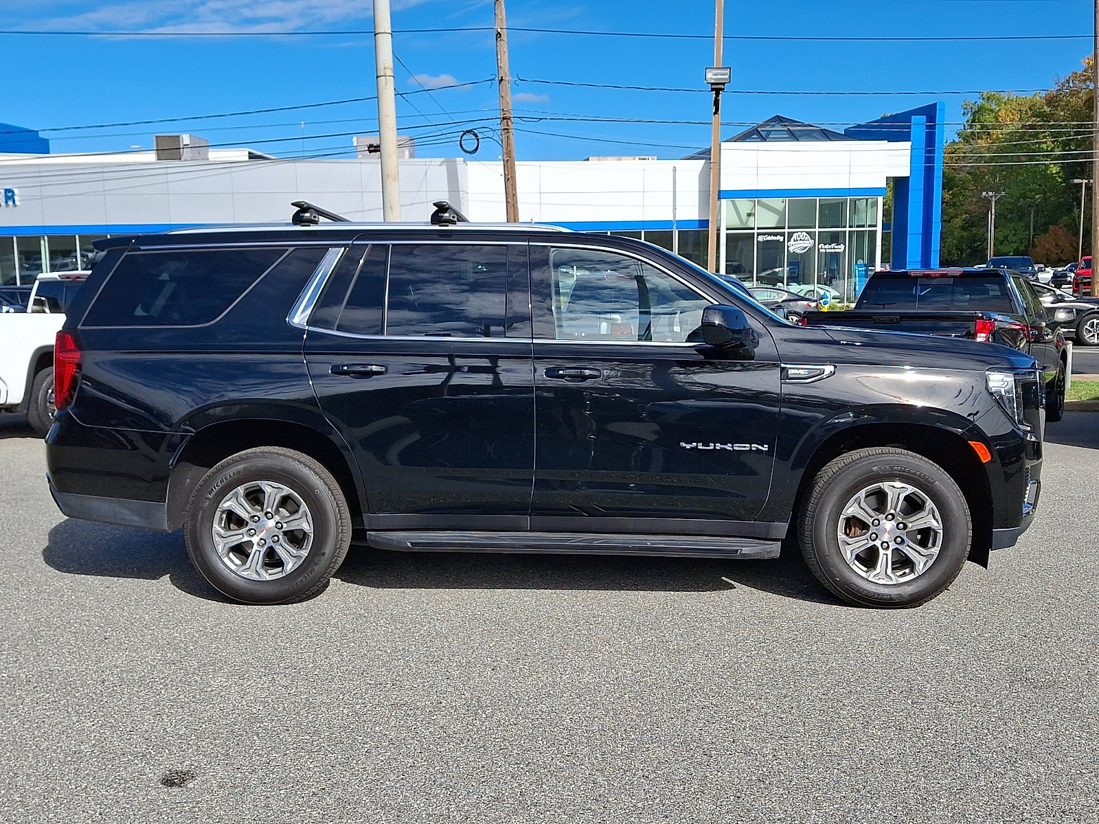 Used 2024 GMC Yukon SLE AWD/4WD image 7