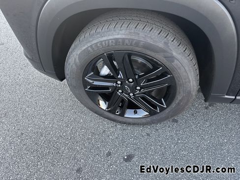 Used 2025 Chevrolet Trax ACTIV image 14