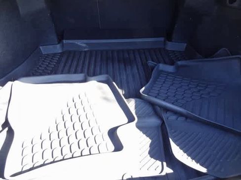 Used 2024 Toyota Camry SE image 9