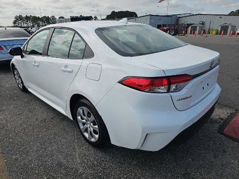 Used 2025 Toyota Corolla LE image 5