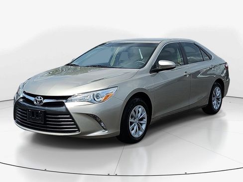 Used 2016 Toyota Camry LE FWD image 11