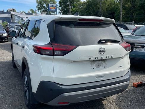 Used 2023 Nissan Rogue S AWD/4WD image 2