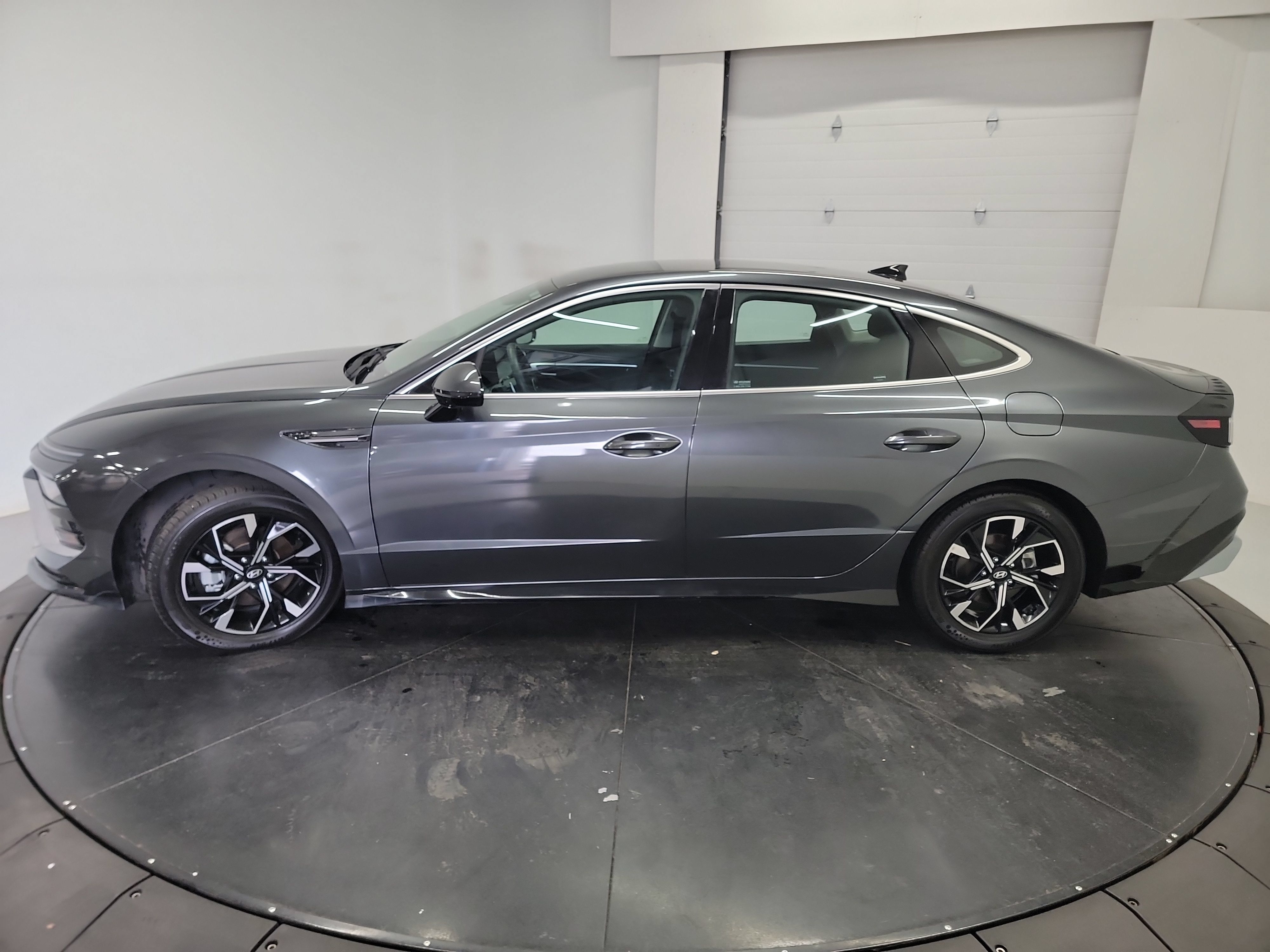 Used 2024 Hyundai Sonata SEL FWD image 4