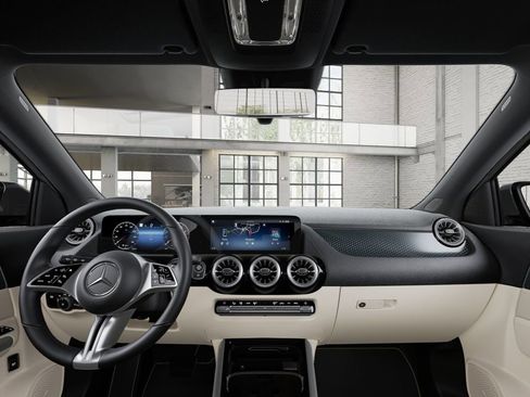 New 2026 Mercedes-Benz GLA 250 image 42