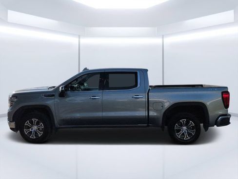 Used 2025 GMC Sierra 1500 SLT AWD/4WD image 6