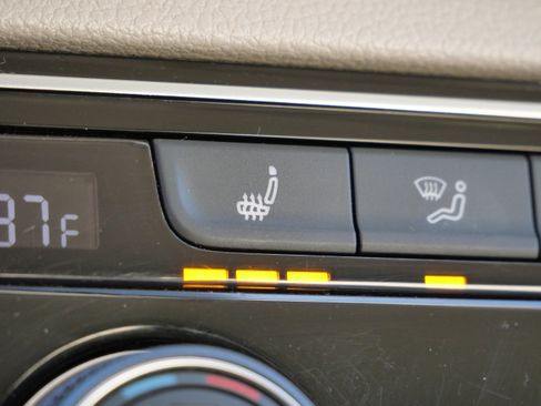 Certified 2023 Volkswagen Atlas SE w/ Black Wheel Package image 30