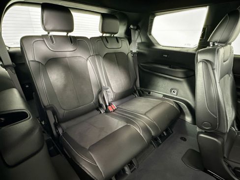 Used 2023 Jeep Grand Cherokee L Laredo RWD image 25