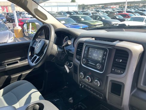 Used 2018 RAM 2500 Tradesman w/ Chrome Appearance Group AWD/4WD image 16