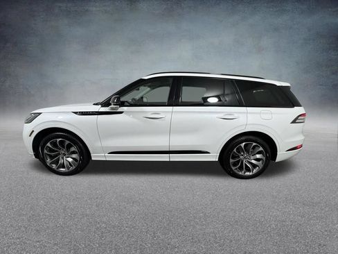 New 2026 Lincoln Aviator AWD image 3