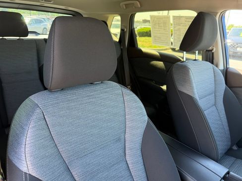 Used 2023 Nissan Rogue SV AWD/4WD image 16