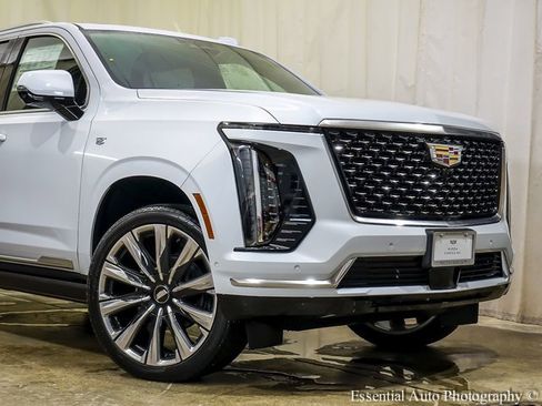 New 2026 Cadillac Escalade Luxury image 2