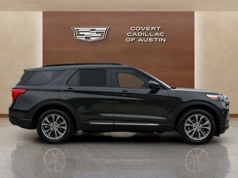 Used 2022 Ford Explorer XLT w/ Equipment Group 202A RWD image 5