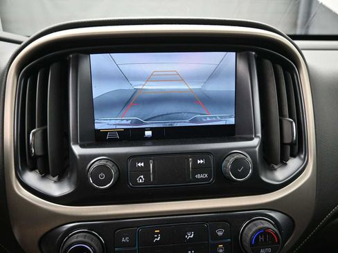 Used 2021 GMC Canyon Denali image 8