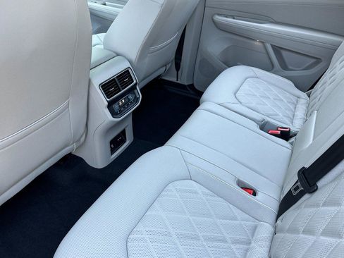 New 2026 Volkswagen Atlas SEL Premium R-Line image 11