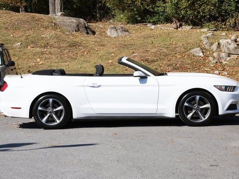 Used 2015 Ford Mustang Convertible w/ Equipment Group 051A image 27