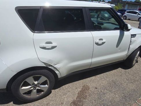 Used 2017 Kia Soul w/ Convenience Package FWD image 8