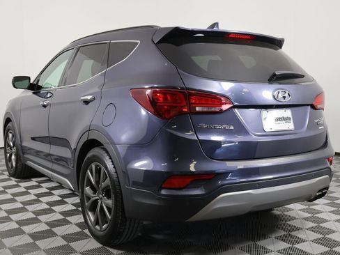 Used 2017 Hyundai Santa Fe Sport image 4