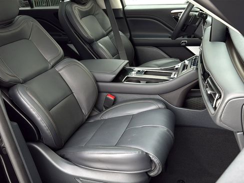 New 2026 Lincoln Aviator Reserve image 10