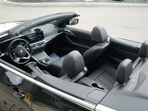 Used 2024 BMW 430i Convertible w/ Convenience Package image 17