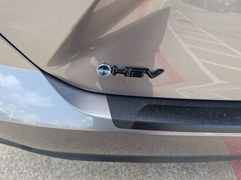 Used 2025 Toyota Camry SE w/ Convenience Package image 13