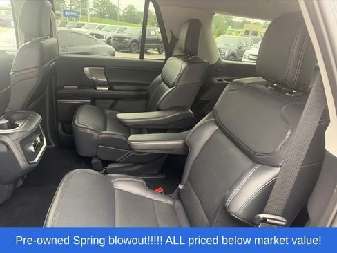 Used 2025 Ford Expedition Platinum AWD/4WD image 9