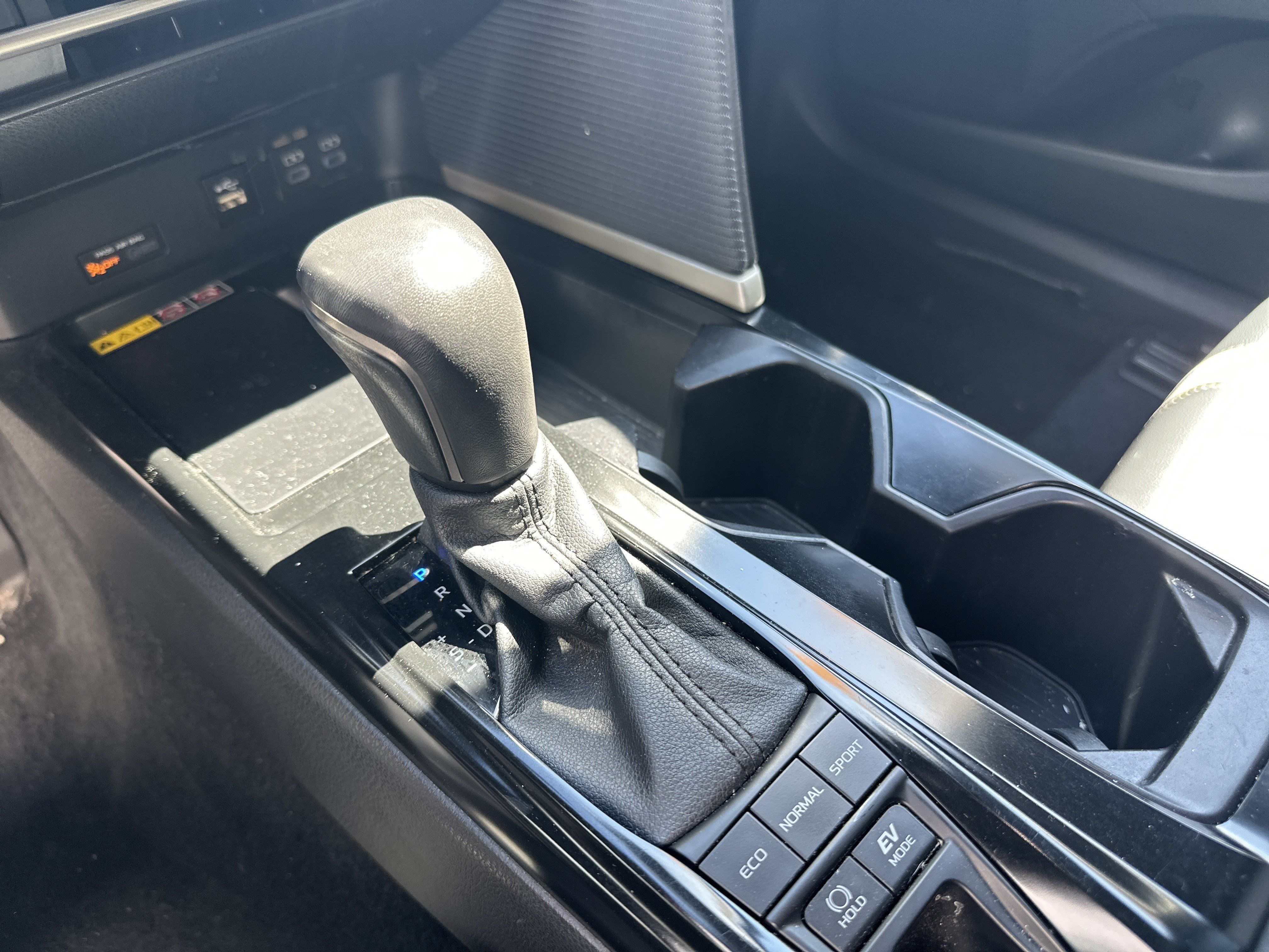Used 2025 Toyota Camry SE w/ Convenience Package FWD image 24