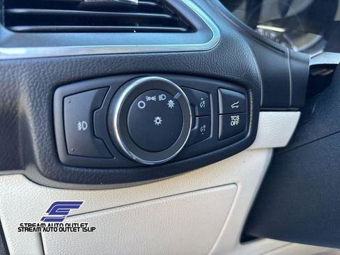 Used 2022 Ford Edge Titanium image 33