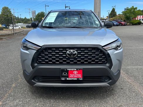 Certified 2022 Toyota Corolla Cross L AWD/4WD image 2