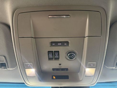 Used 2016 GMC Yukon XL Denali image 20