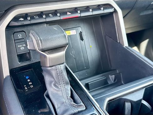 Used 2024 Toyota Tundra Limited AWD/4WD image 15