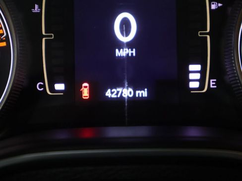 Used 2019 Jeep Cherokee Latitude w/ Popular Appearance Group image 38