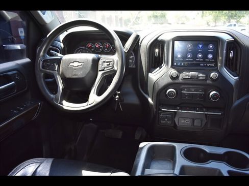 Used 2020 Chevrolet Silverado 2500 LT w/ Z71 Off-Road Package AWD/4WD image 28