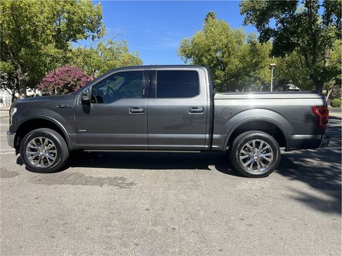 Used 2017 Ford F150 Lariat w/ Equipment Group 502A Luxury AWD/4WD image 4