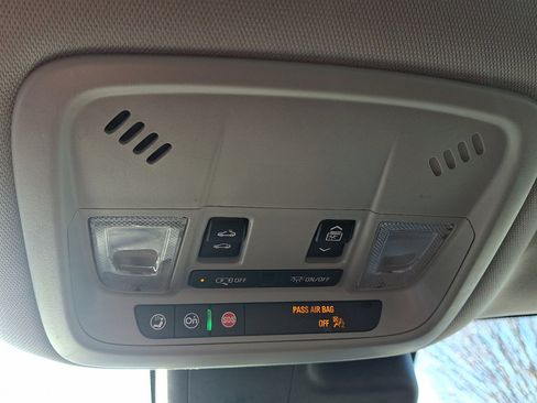 Used 2024 Chevrolet Malibu LT image 32