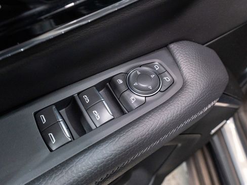 Used 2025 GMC Yukon XL Denali image 15