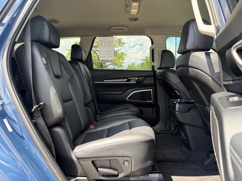 Certified 2024 Kia Telluride S FWD image 9