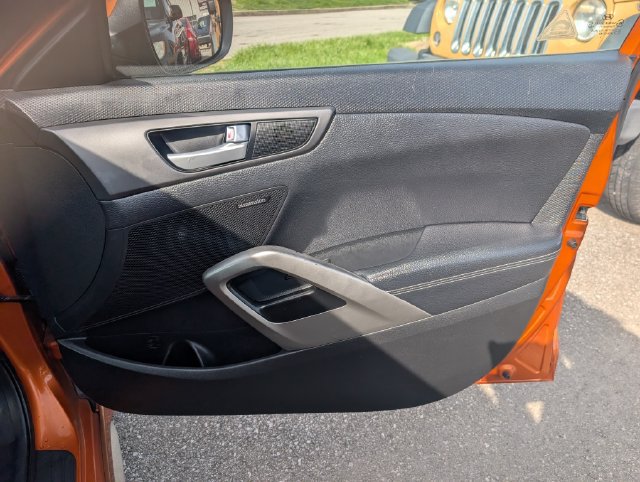 Used 2014 Hyundai Veloster Turbo FWD image 21