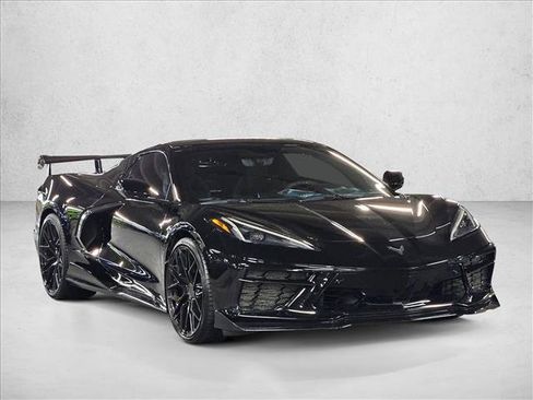 Used 2023 Chevrolet Corvette Stingray Premium Conv w/ Z51 Performance Package RWD image 3