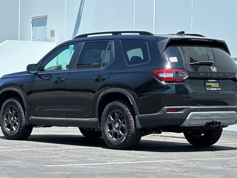 New 2025 Honda Pilot TrailSport image 6