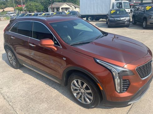 Used 2019 Cadillac XT4 Premium Luxury w/ Driver Awareness Package FWD image 4