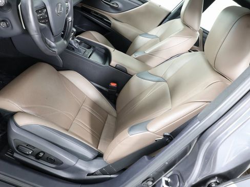 Used 2024 Lexus ES 350 Ultra Luxury w/ Accessory Package (Z2) image 9