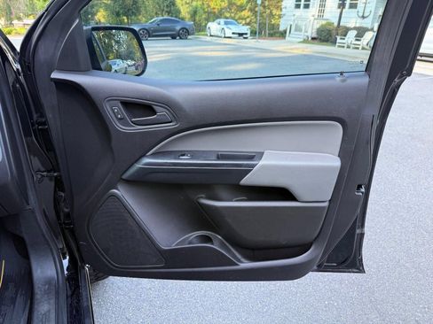 Used 2017 Chevrolet Colorado W/T w/ WT Convenience Package RWD image 19
