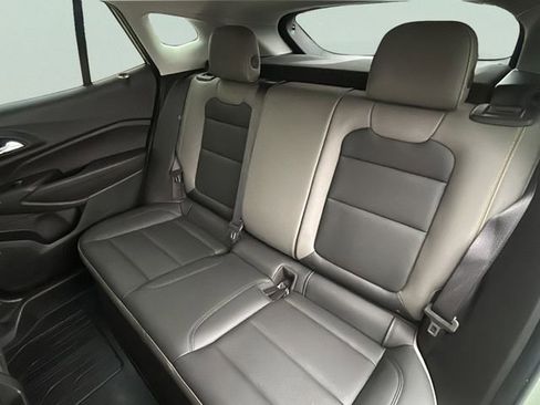 Used 2025 Chevrolet Trax ACTIV w/ Driver Confidence Package FWD image 18